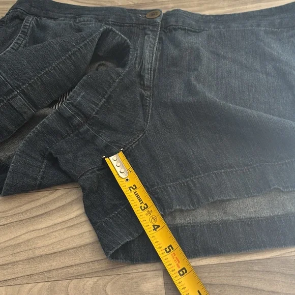 LOFT Blue Jean Shorts Classic Cuffed Design - Picture 6 of 12